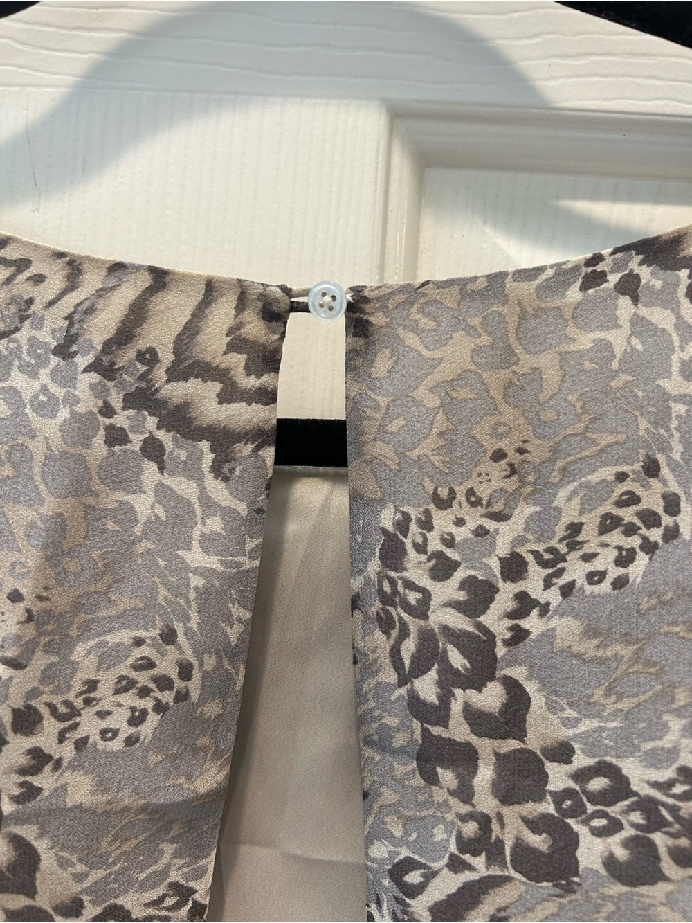 Elizabeth and James Animal Print Draped Long Sleeve Mini Dress Size 4 - Picture 12 of 16